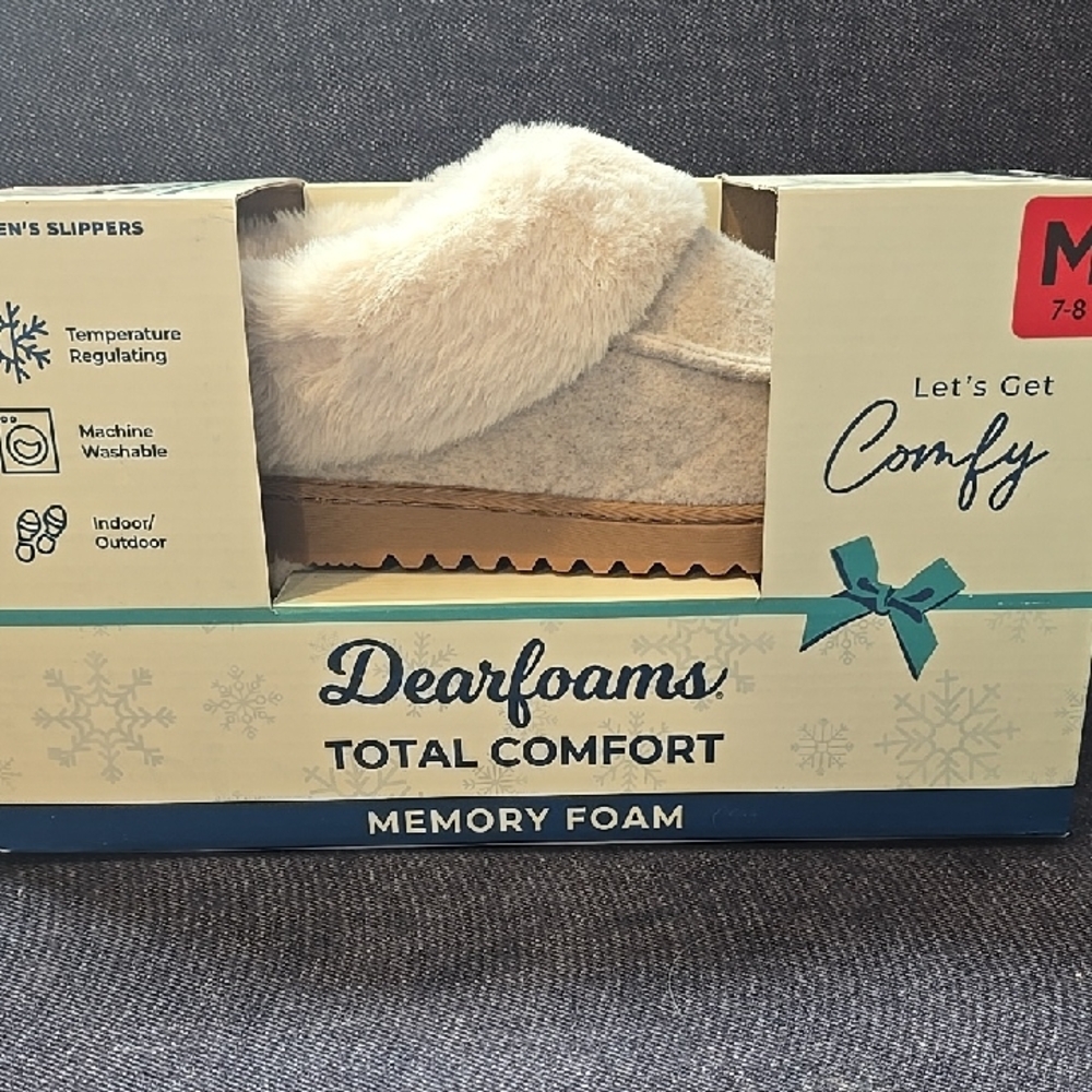 NEW IN BOX Dearfoams Cream Memory Foam Slippers